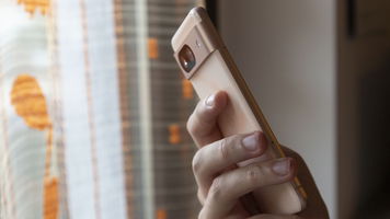 Incredibile: Pixel 8 sopravvive a quattro giorni di idromassaggio