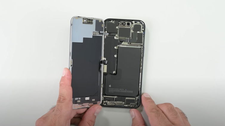 Immagine di iPhone 15 costa di meno anche se Apple spende di più per farli