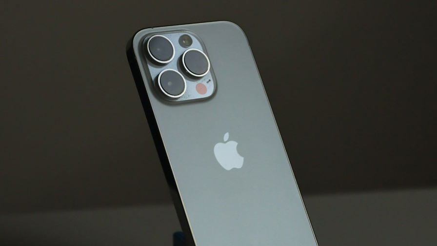 iPhone 15 - copertina