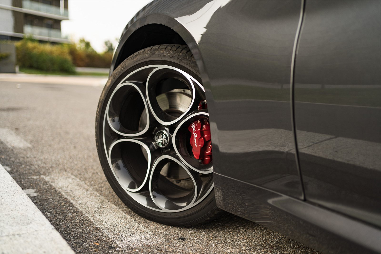 Immagine di Alfa Romeo farà un SUV elettrico per battere BMW e Porsche