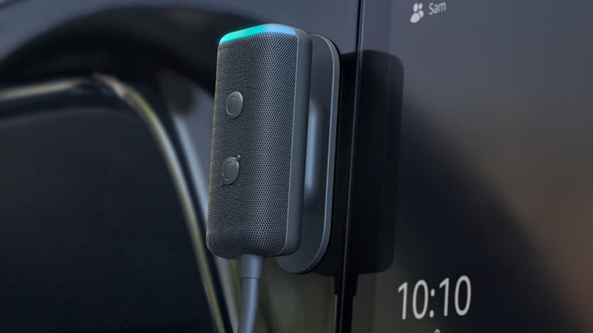 Immagine di Echo Auto: Amazon Alexa anche in auto a soli 34€