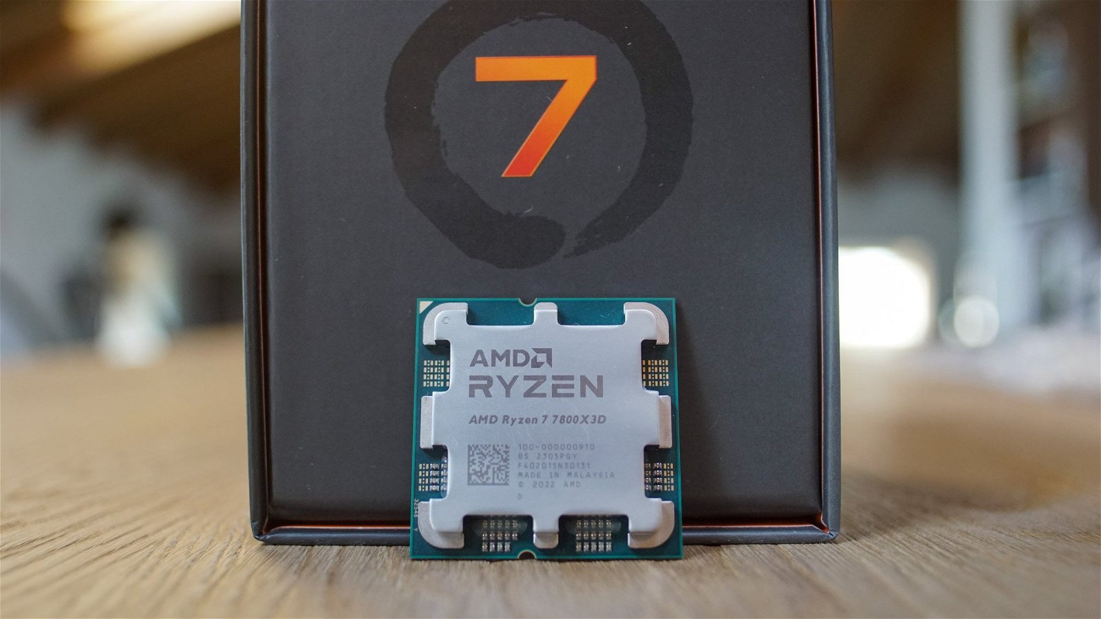 Immagine di AMD Ryzen 7 8700G "Hawk Point", trapelano le specifiche complete