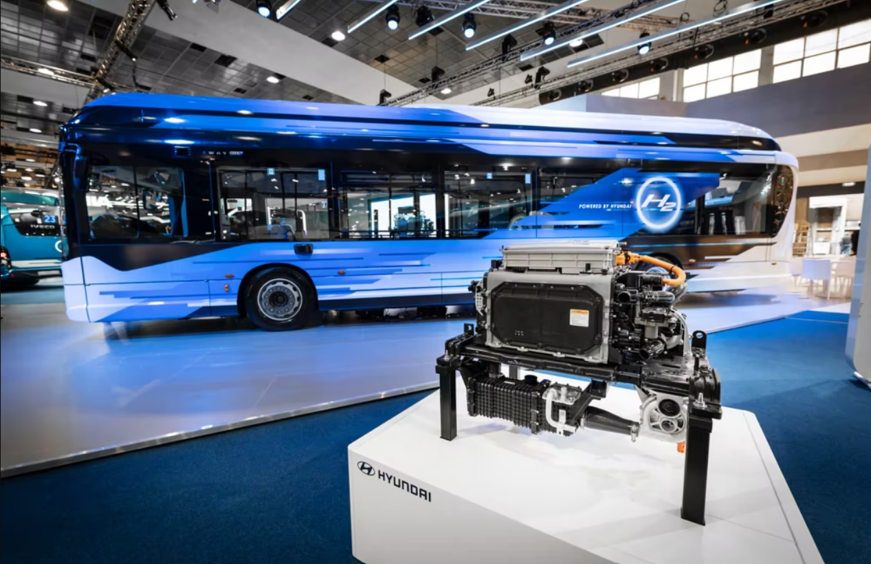 Immagine di Nasce il primo autobus urbano a idrogeno di Iveco e Hyundai