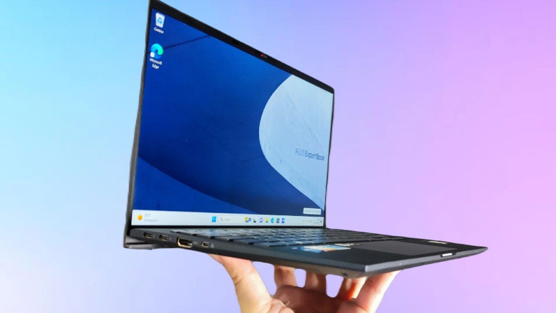 Immagine di Recensione Asus Expertbook B9 (2023)