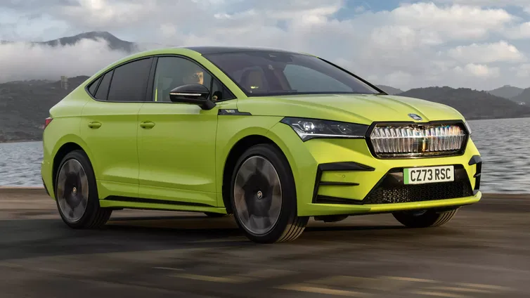Immagine di Le auto elettriche non vendono, Volkswagen ritarda la costruzione di una gigafactory