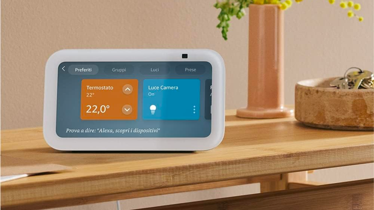 Immagine di Black Friday Amazon: acquista 2 Echo Show 5 al prezzo di uno!