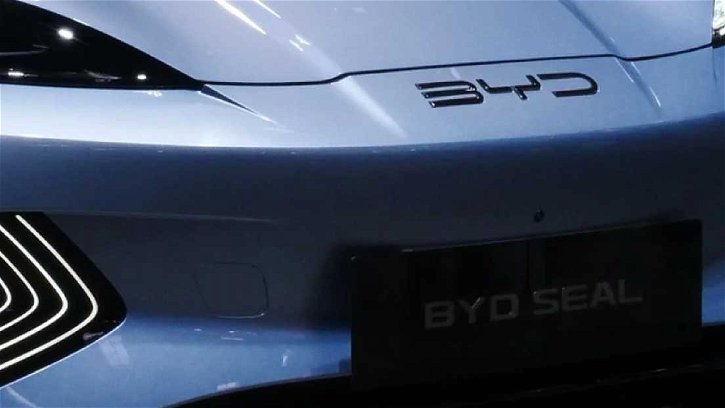 Immagine di La nuova ibrida economica BYD supera i 2.000 km di autonomia