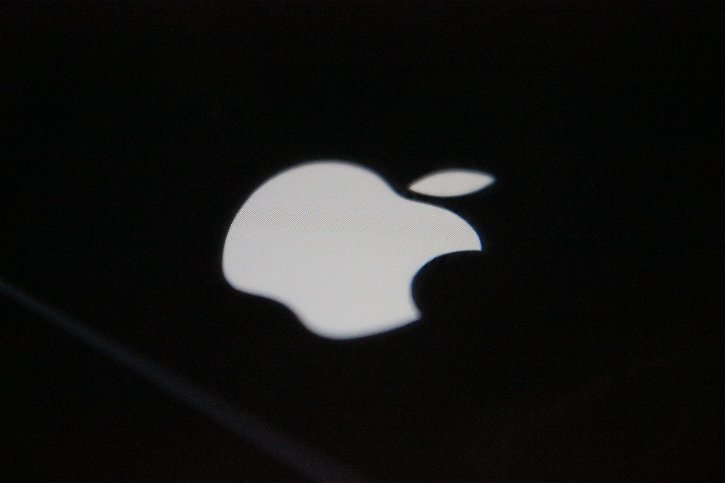 Immagine di Apple protegge l'iPhone dai computer quantistici