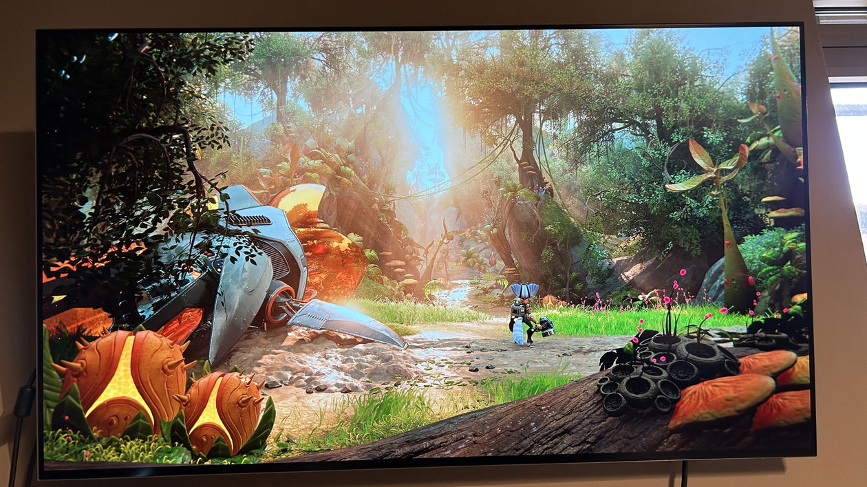Immagine di KTC G42P5, un monitor OLED da 42” che “costa poco” | Test & Recensione