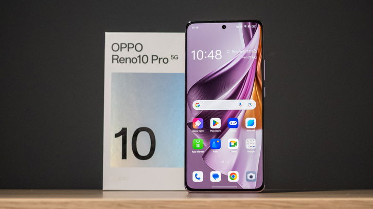 Immagine di Oppo Reno10 Pro, le caratteristiche da flagship che ora costano meno