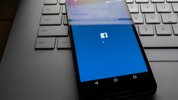 Immagine di Facebook a pagamento è un ricatto? O paghi o addio privacy