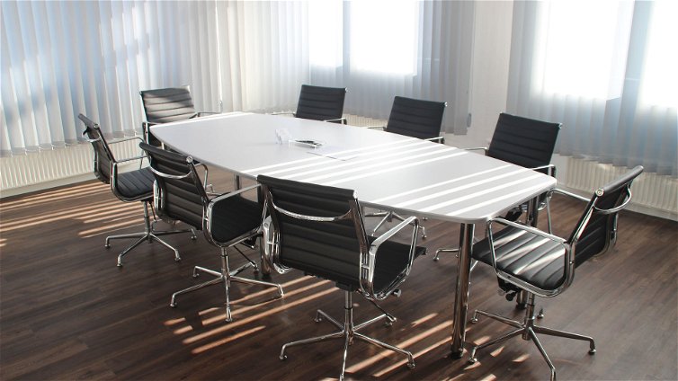 Immagine di Riprogettare le sale riunioni per garantire meeting ibridi efficaci
