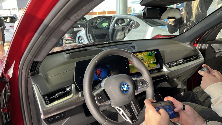 Immagine di Con i nuovi OS di BMW si può giocare e vedere film in streaming