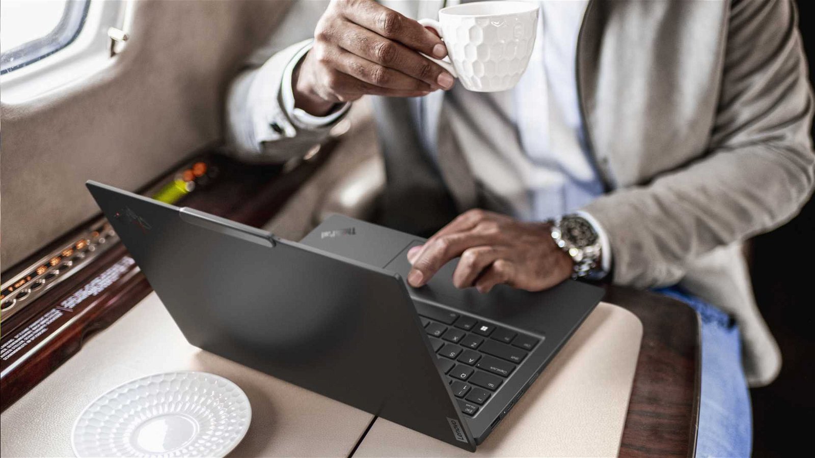 Immagine di ThinkPad X1 Carbon e IdeaPad: le novità Lenovo al CES 2024