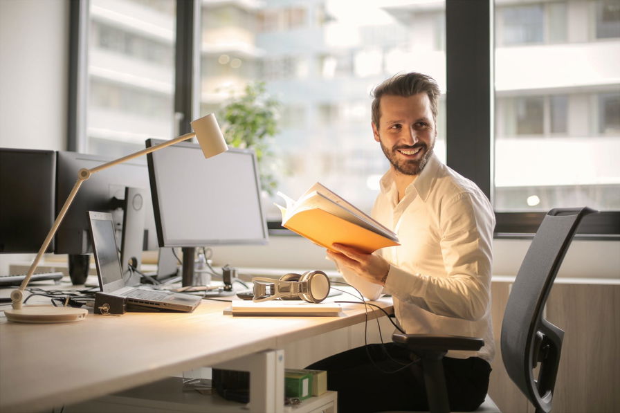 ufficio dipendente