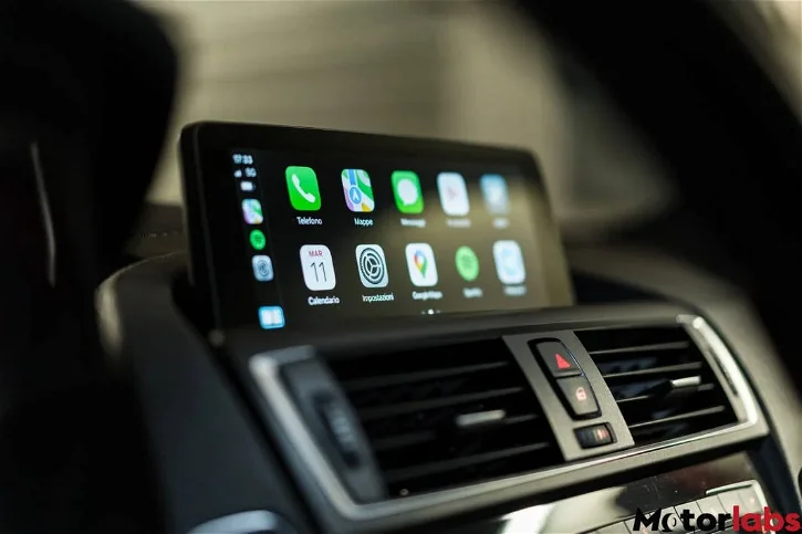 Immagine di CarPlay e Android Auto sono accessori irrinunciabili, lo dice un sondaggio
