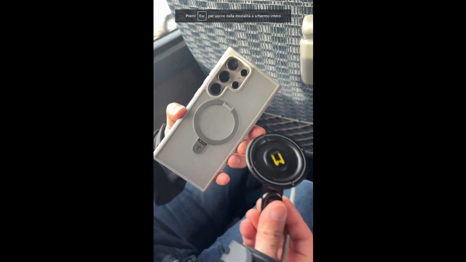 Immagine di Galaxy S24 Ultra "impazzisce" se si utilizzano delle cover MagSafe