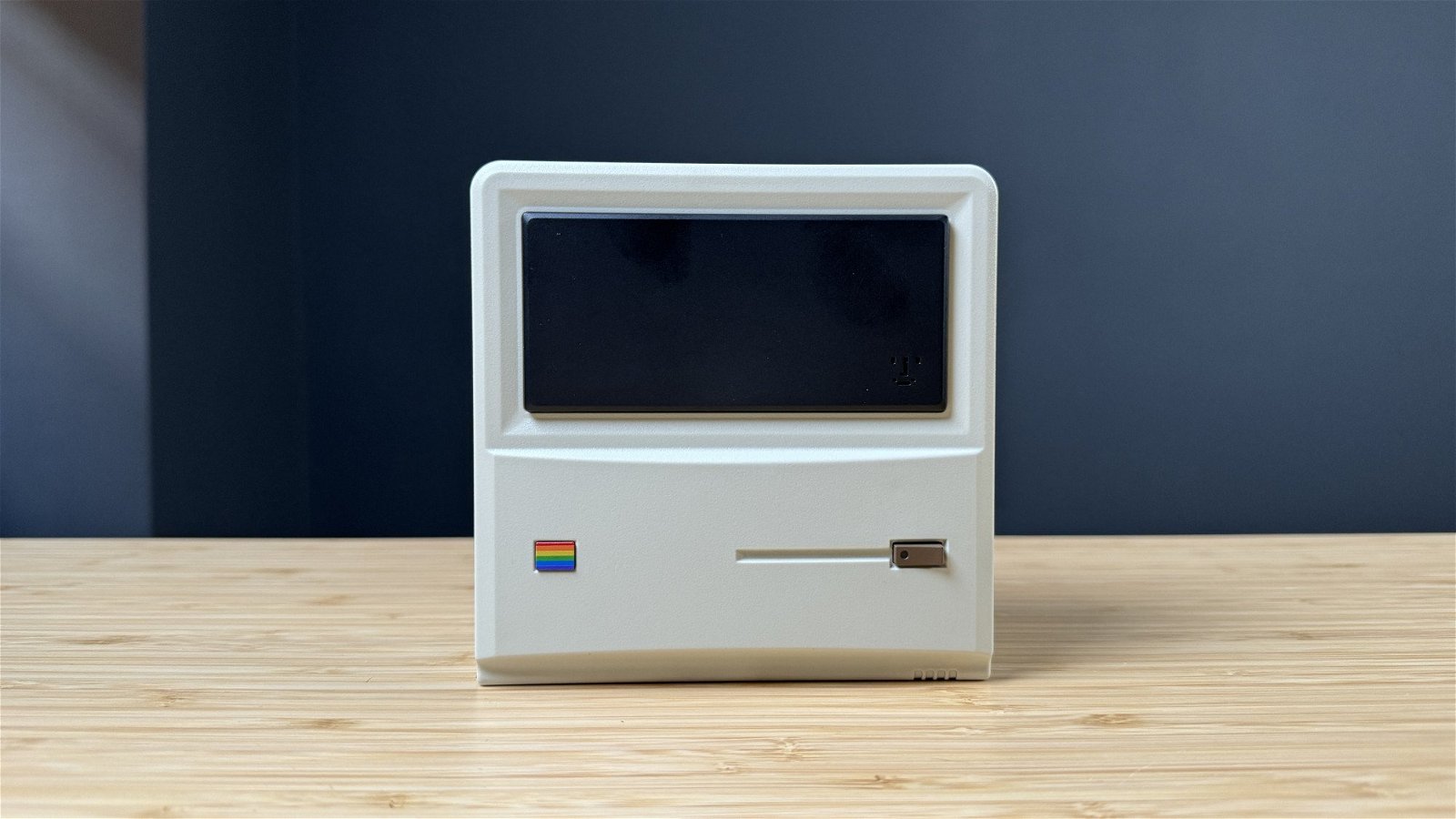 Immagine di Ayaneo Retro PC AM01, il mini computer che sembra un vecchio Macintosh | Test & Recensione