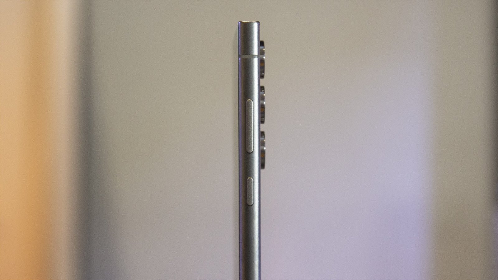 Immagine di Apple vs Samsung: ecco chi vince la sfida del titanio