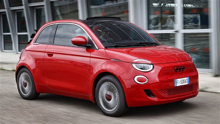 Immagine di Fiat 500 a benzina potrebbe tornare a Mirafiori per salvare le vendite