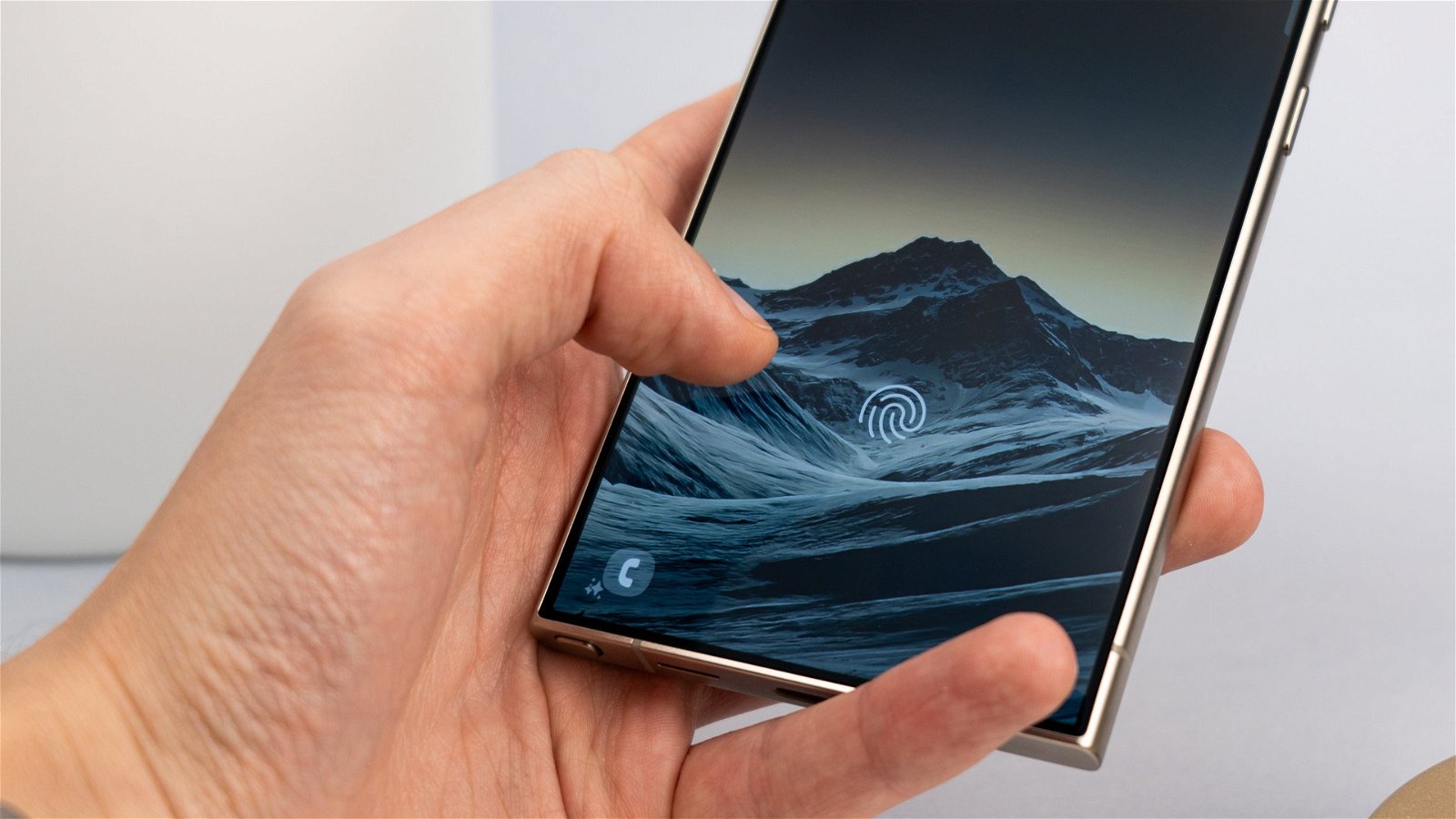 Immagine di 1 persona su 4 ha acquistato Galaxy S24 per l'IA, la strategia di Samsung funziona