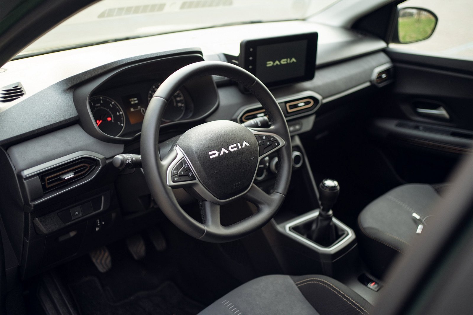 Immagine di 5 motivi per non comprare Dacia Sandero 2024
