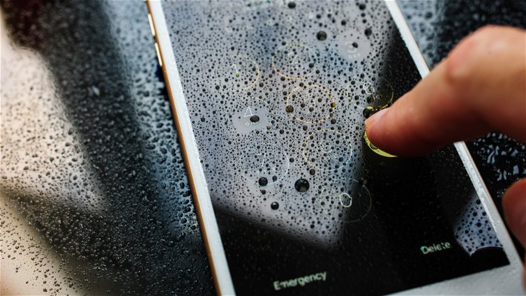 Immagine di Apple avverte: smettetela di mettere l'iPhone bagnato nel riso!
