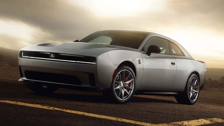 Immagine di La nuova Dodge Charger elettrica è lunga 5,2 metri, ma è solo una coupé