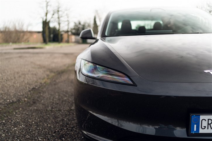 Immagine di Tesla Model 3 Ludicrous è stata fotografata, sarà lei la nuova "Performance"?