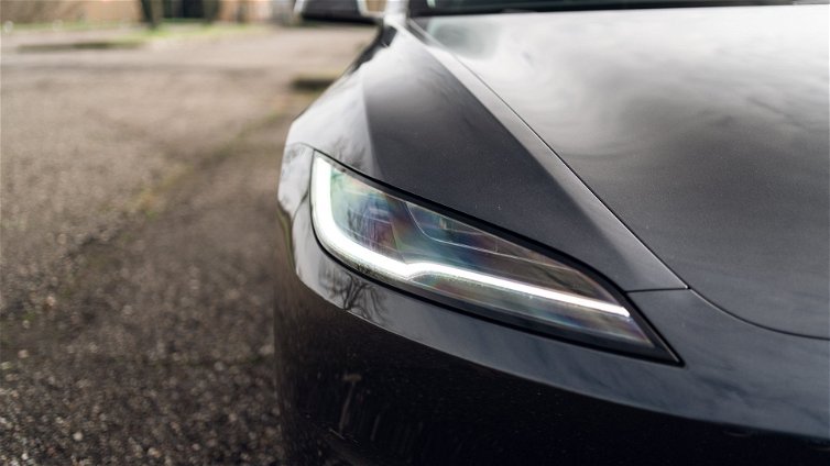 Immagine di Tesla taglia i prezzi a livello globale per rispondere al calo di vendite