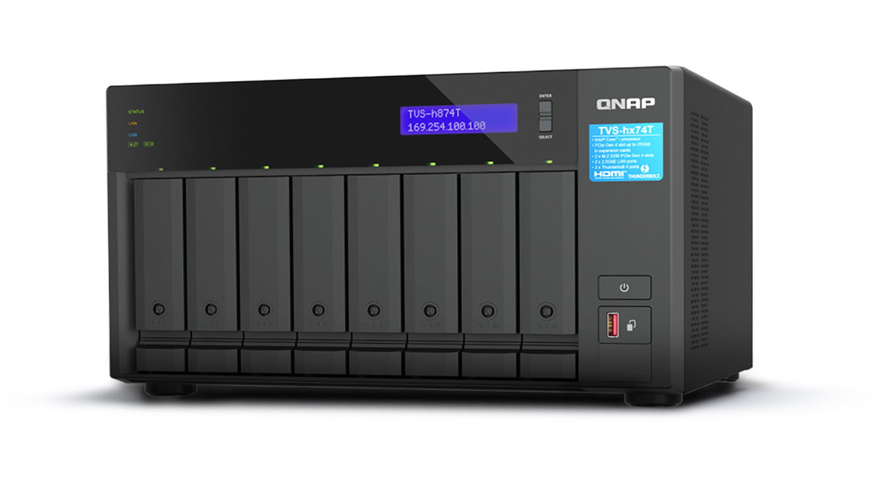 Immagine di QNAP TVS-h874T Thunderbolt 4: il NAS ideale per i content creator