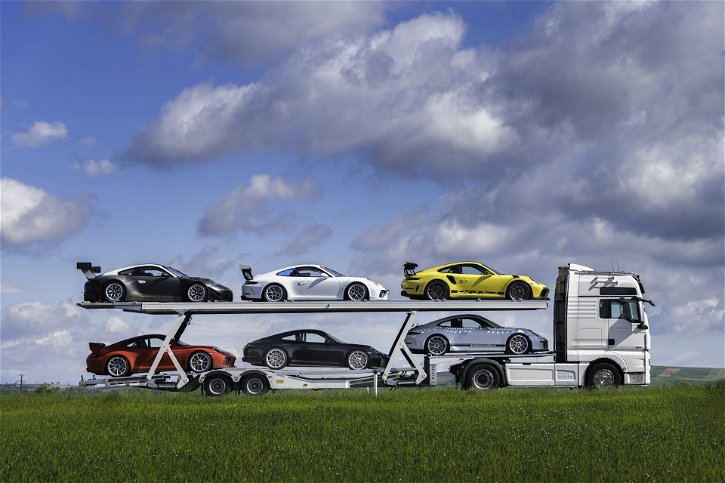 Immagine di Collezione da sogno, sei Porsche GT3 e una bisarca per trasportarle in un unico lotto