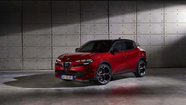 Immagine di Alfa Romeo Milano è ibrida ed elettrica: ecco com'è fatta