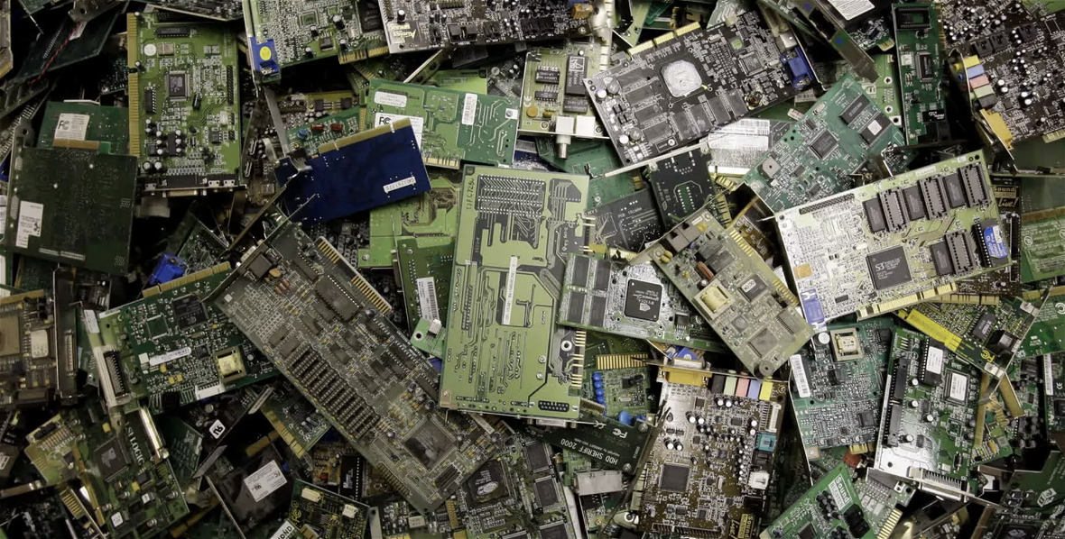 Cosa sono i vitrimer, un nuovo modo per rendere le schede elettroniche facilmente riciclabili