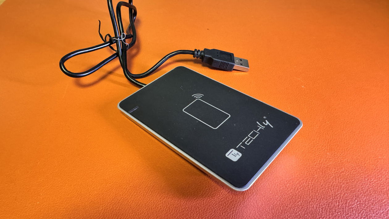 Immagine di Techly Contactless Smart Card Reader, perfetto per leggere le vostre carte
