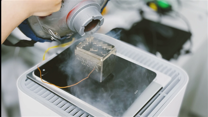 Immagine di Un matto ha usato l'azoto liquido per raffreddare un iPad Pro M4