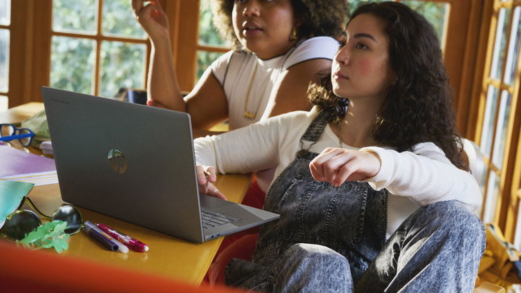 Immagine di Mandare in corto i Chromebook della scuola è il nuovo, orribile, trend su TikTok