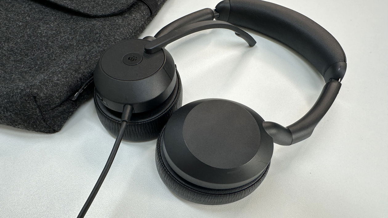 Immagine di Recensione Jabra Evolve2 50, le migliori cuffie cablate da lavoro