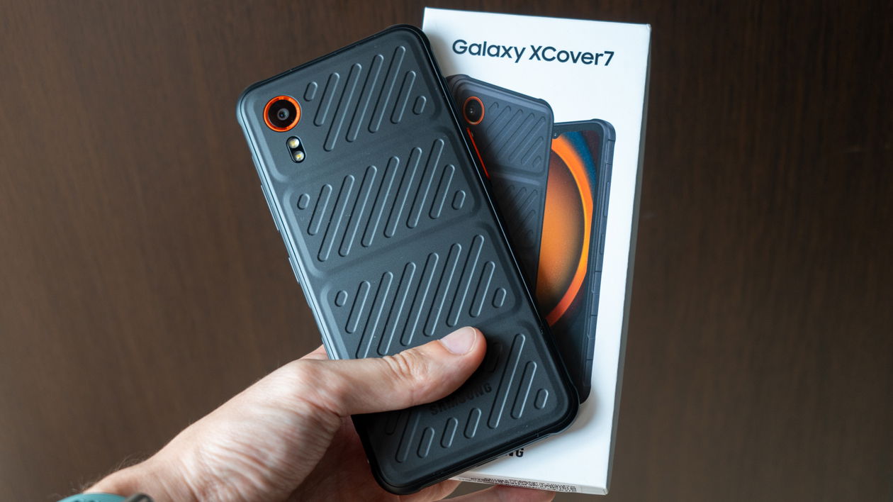 Immagine di Samsung Galaxy XCover7, la resistenza richiede davvero questi compromessi? | Recensione