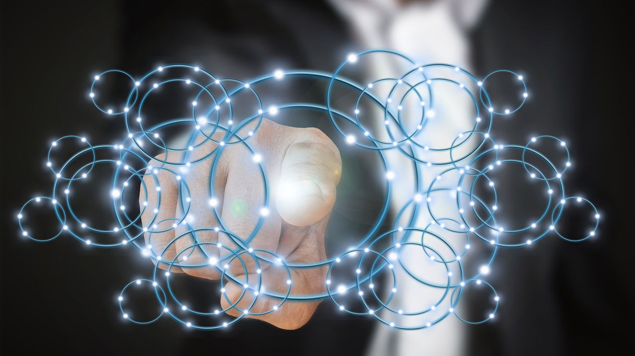 Immagine di AWS annuncia un supporto da 50 milioni di dollari per la genAI nel settore pubblico