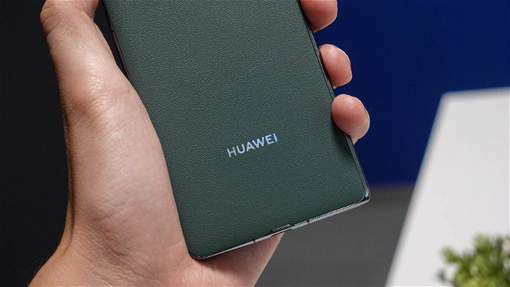 Immagine di Il primo smartphone tri-fold sarà di Huawei, il prezzo sarà salato