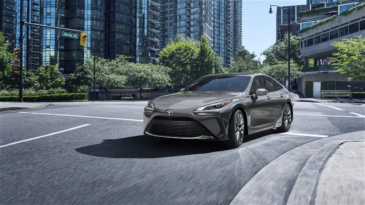 Immagine di Impossibile vivere con un'auto a idrogeno, così i proprietari fanno causa a Toyota