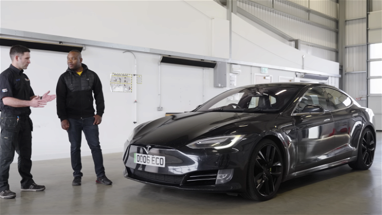 Immagine di Questa Tesla è immortale: quasi 700.000 km e la batteria non batte ciglio