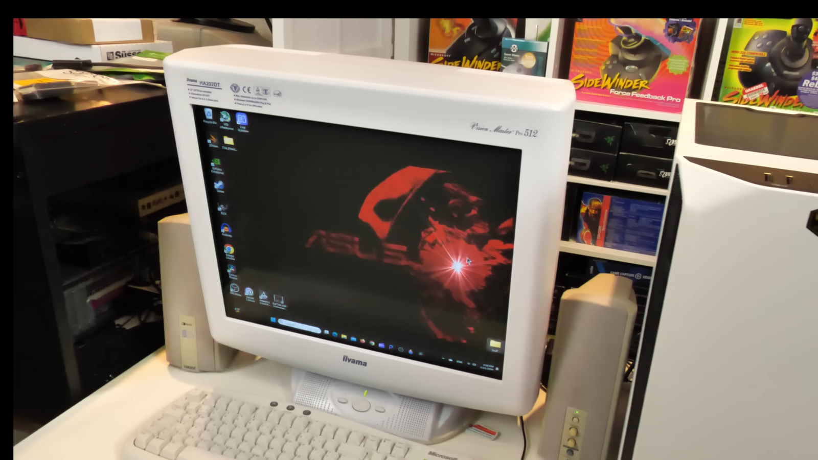 Immagine di Buttate il vostro monitor gaming, questo CRT arriva a 700 Hz