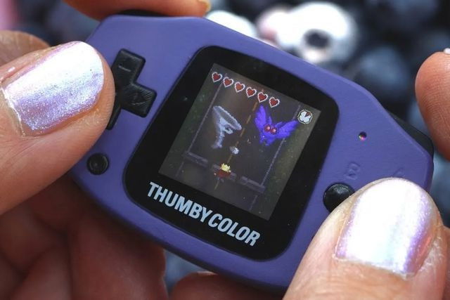 Immagine di Questo clone del Game Boy Advance è mini e meraviglioso