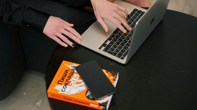 Immagine di Smart working: quali sono le app indispensabili da avere sullo smartphone?
