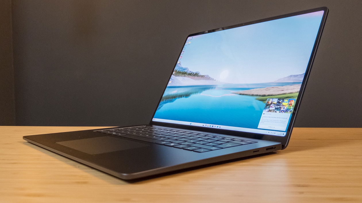 Immagine di Surface Laptop 15” (Copilot+ PC) | Recensione