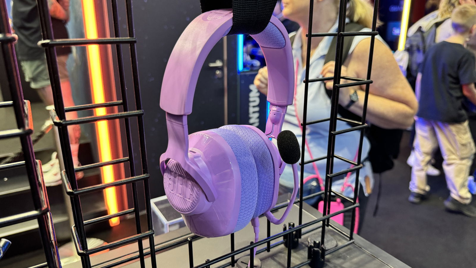 Immagine di Da JBL tantissime nuove cuffie in occasione della Gamescom