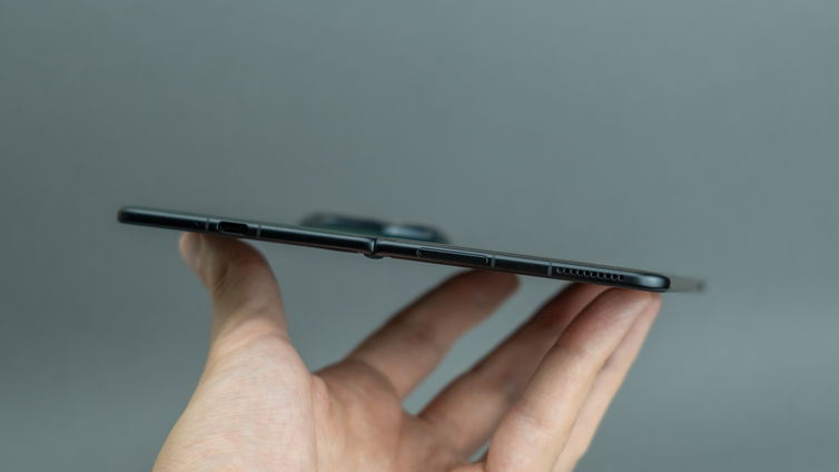 Immagine di Samsung trema, il pieghevole di Honor è sottilissimo e aumenta l'autonomia