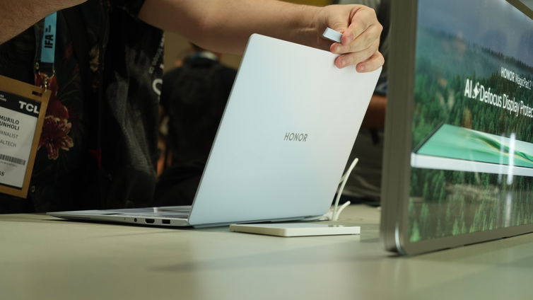 Immagine di HONOR MagicBook Art 14 Snapdragon arriva in Italia già scontato di 200€!